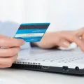 Ноутбук і кредитна карта. Кредит онлайн — що це і як отримати?