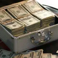 Чемодан с деньгами